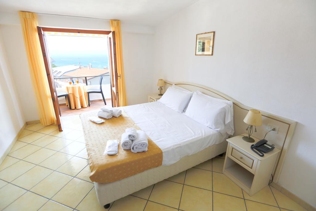 Residence Hotel Eden Palinuro Buitenkant foto