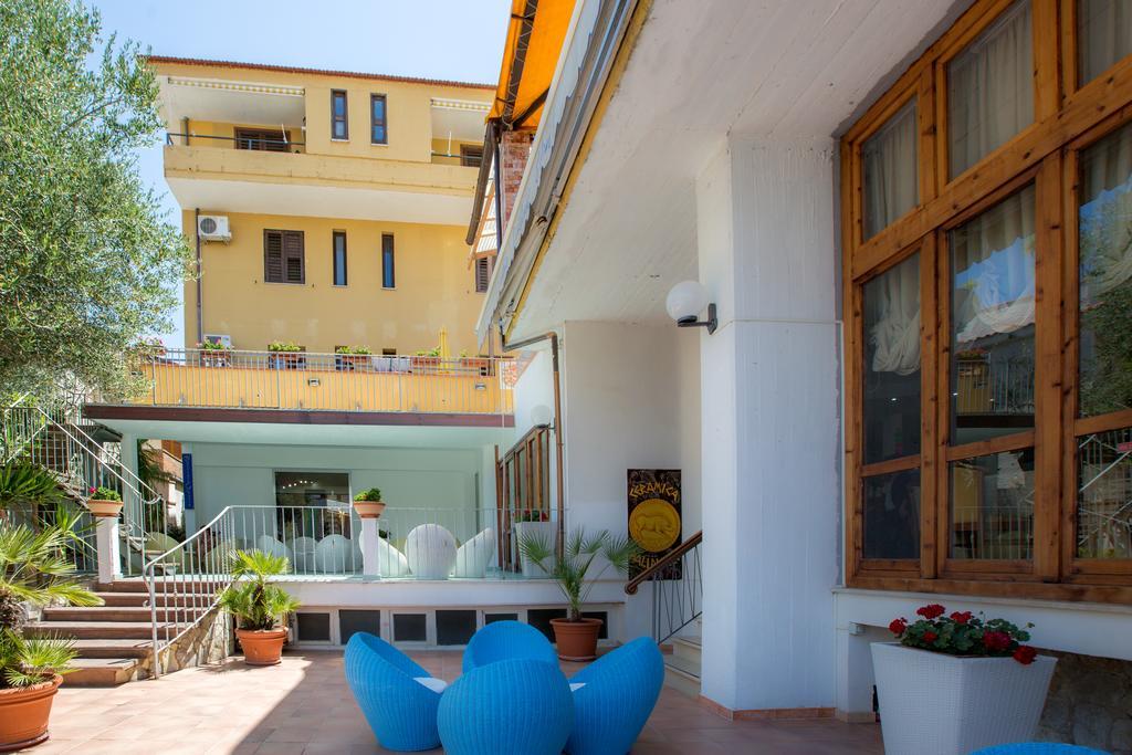 Residence Hotel Eden Palinuro Buitenkant foto